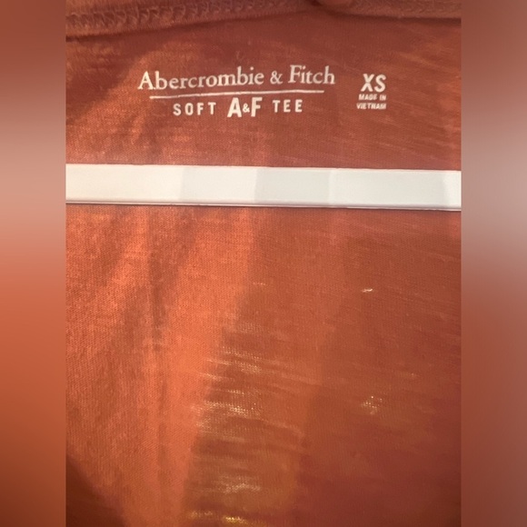 Abercrombie & Fitch V-Neck Top
Size XS, slightly oversized - Picture 3 of 3